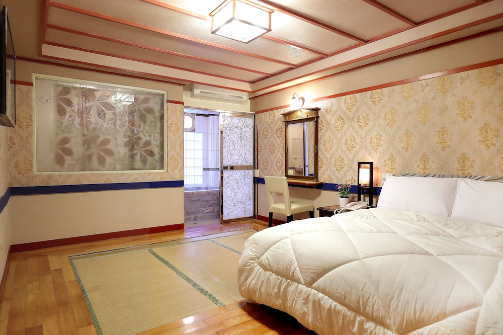 Phoenix Pavilion Hot Spring Hotel 21/65