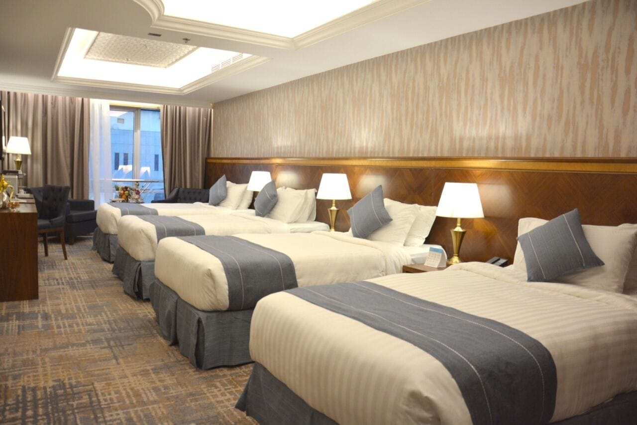 غرفة رباعية بأربعة أسرّة، فندق مادن(Maden Hotel) 2/5