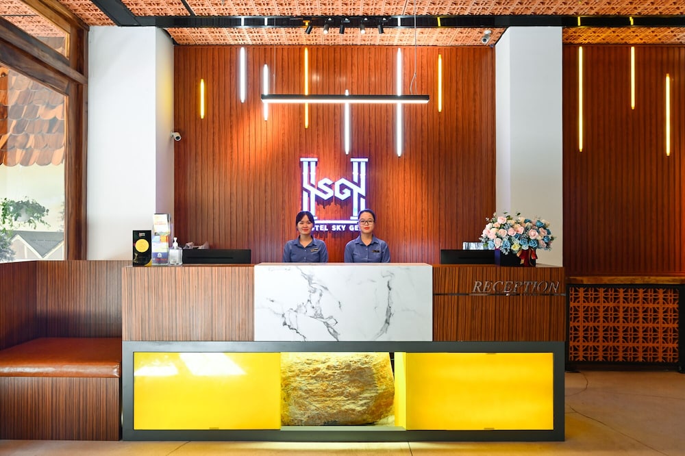 Sky Gem Central Hotel 8/50