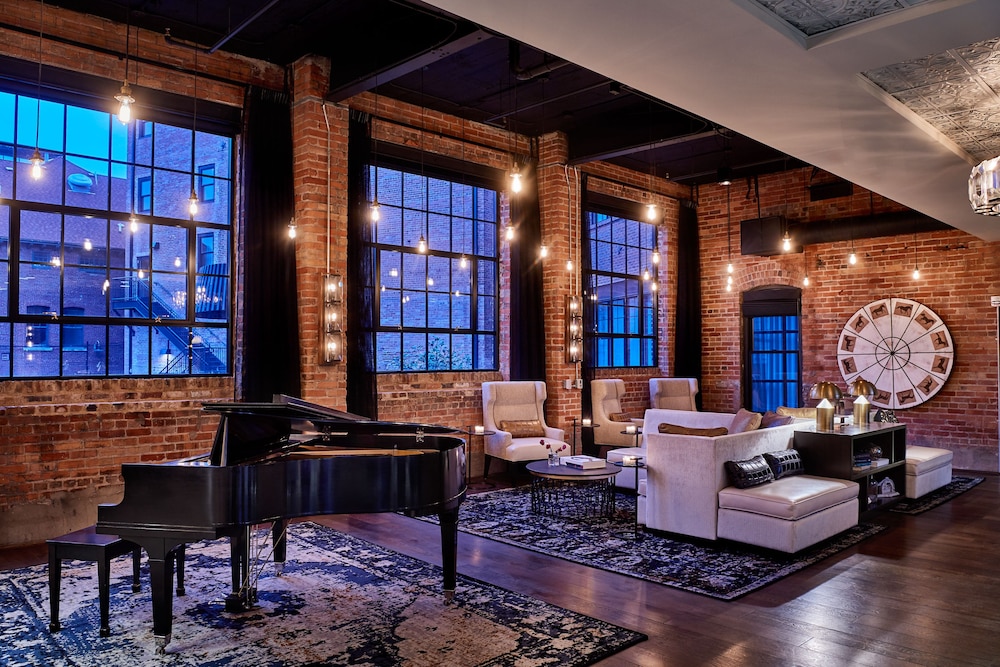 Foundry Hotel Asheville Curio Collection By Hilton 38/49