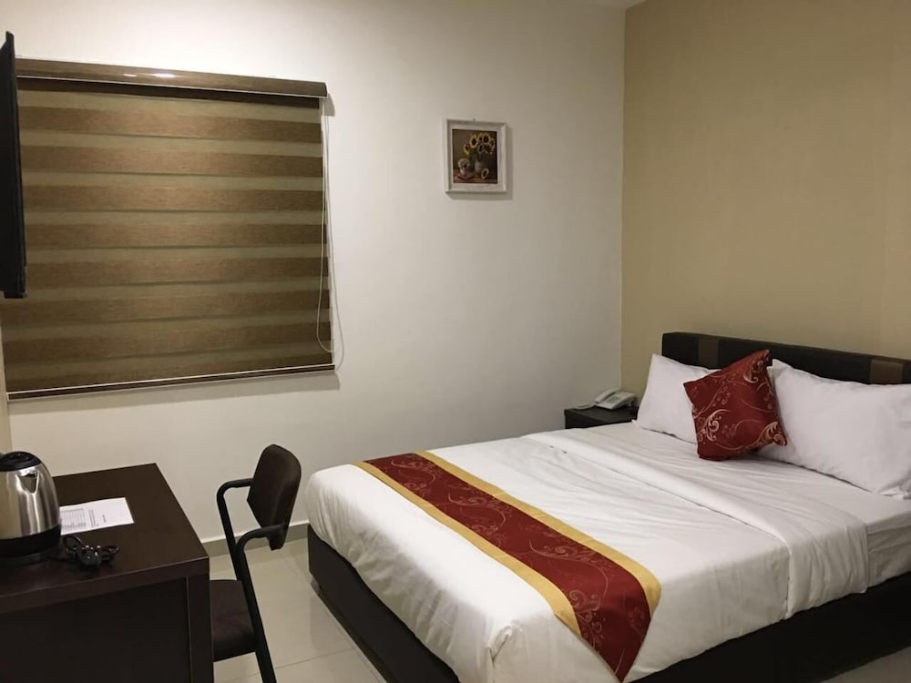 Global Inn Hotel 10/27