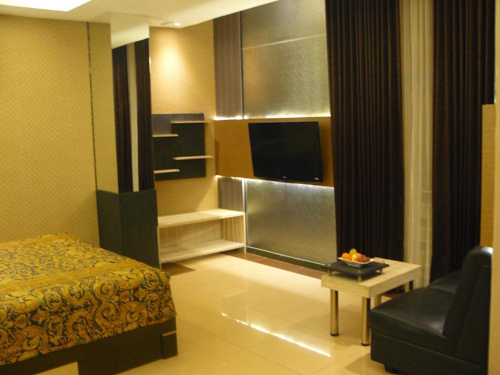 Veni Vidi Vici V3 Hotel 7/21