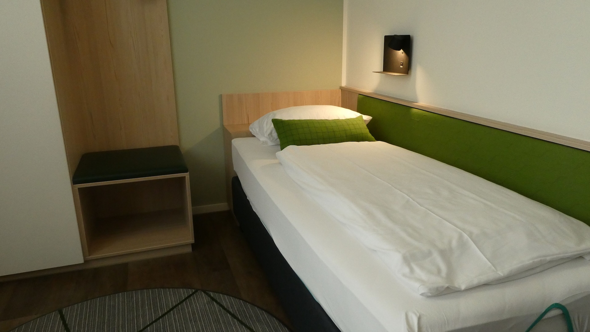 ROOM, SINGLE, SINGLE BED