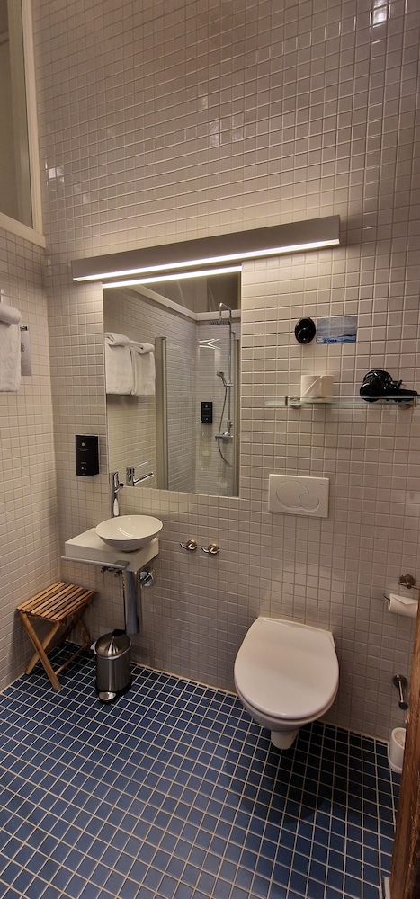 Superior, Queen Bed, Kitchen, Vertshuset Roros 4/4