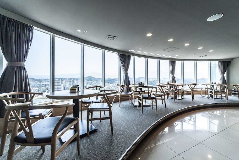 Gangneung Tourist Hotel 50/60