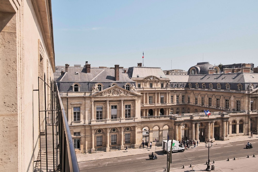 Hotel Du Louvre 5/69