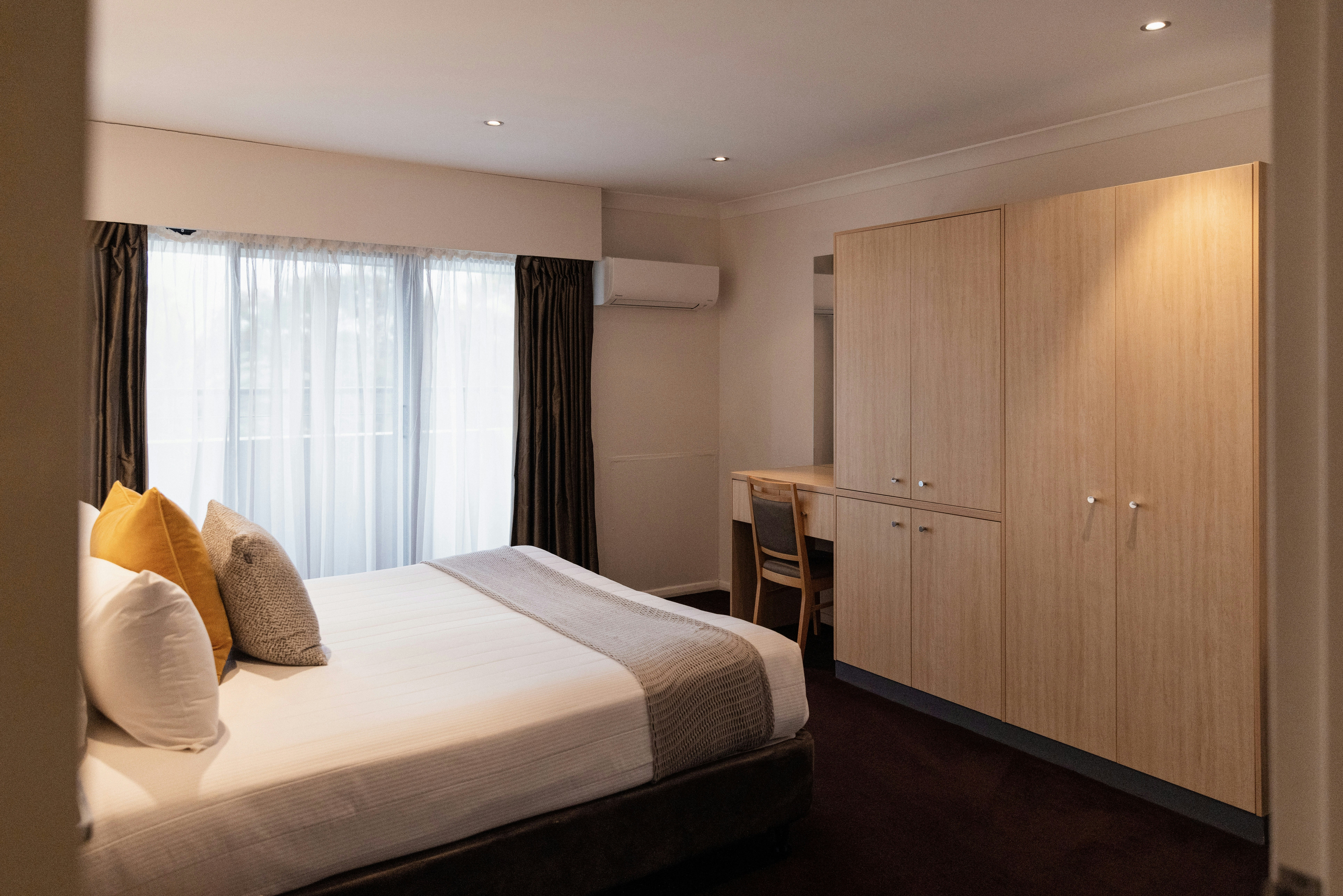 The Executive Inn 18/59
