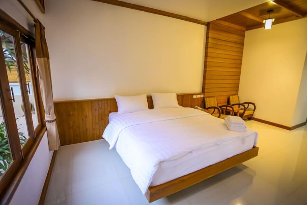 Tree Home Plus Home Stay 25/50