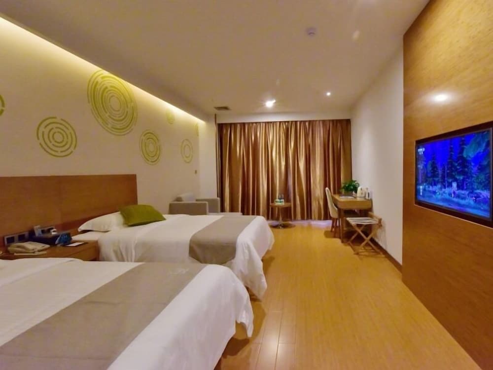 GreenTree Inn (Qichun Ouyada Square) 8/19