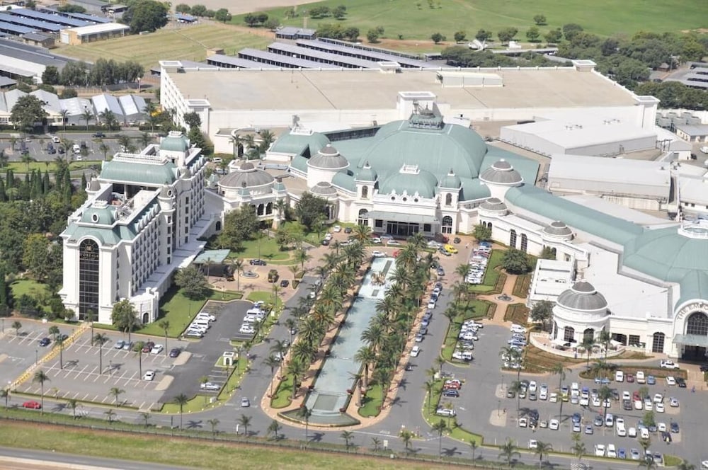 Peermont Metcourt at Emperors Palace photo2