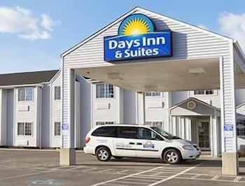 Days Inn & Suites By Wyndham Spokane Airport Airway Heights 3/41