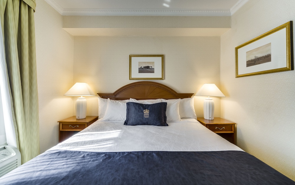 Monte Carlo Inn Toronto West Suites 15/65