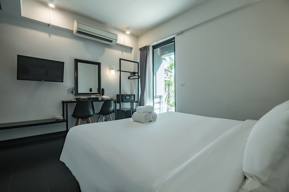 Iwualai Hotel 25/65