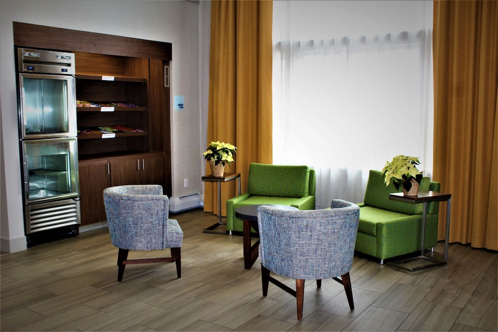 Holiday Inn Express Durham-UNH, an IHG Hotel 30/38