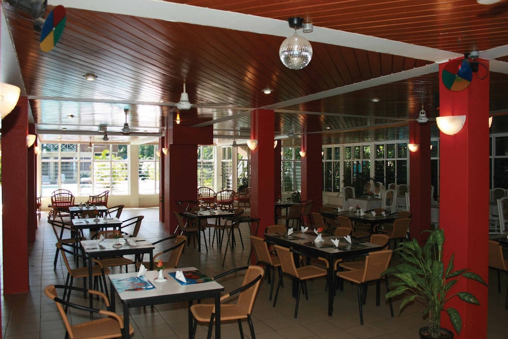 Hexagon International Hotel 33/50
