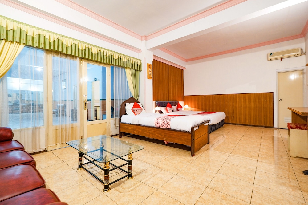 OYO 2855 Sartika Hotel Pati 23/42