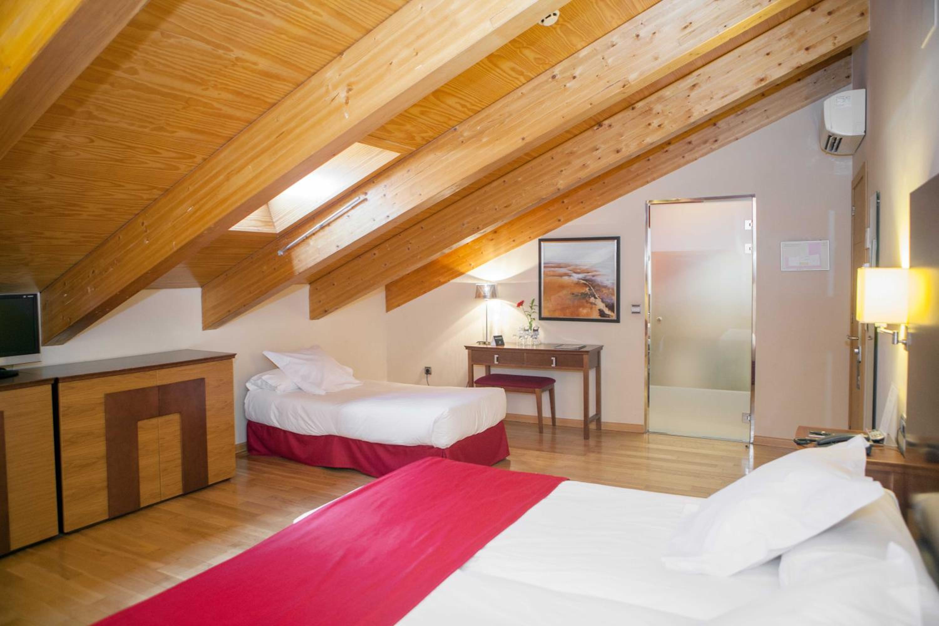 Family, 3 Beds