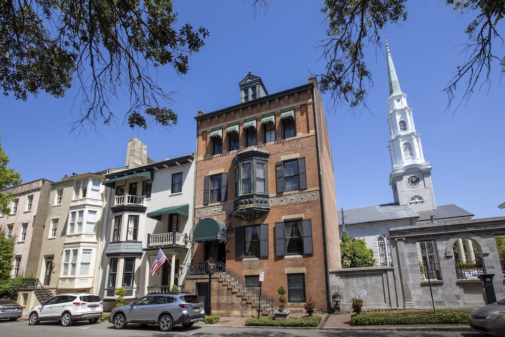 Foley House Inn 5/75