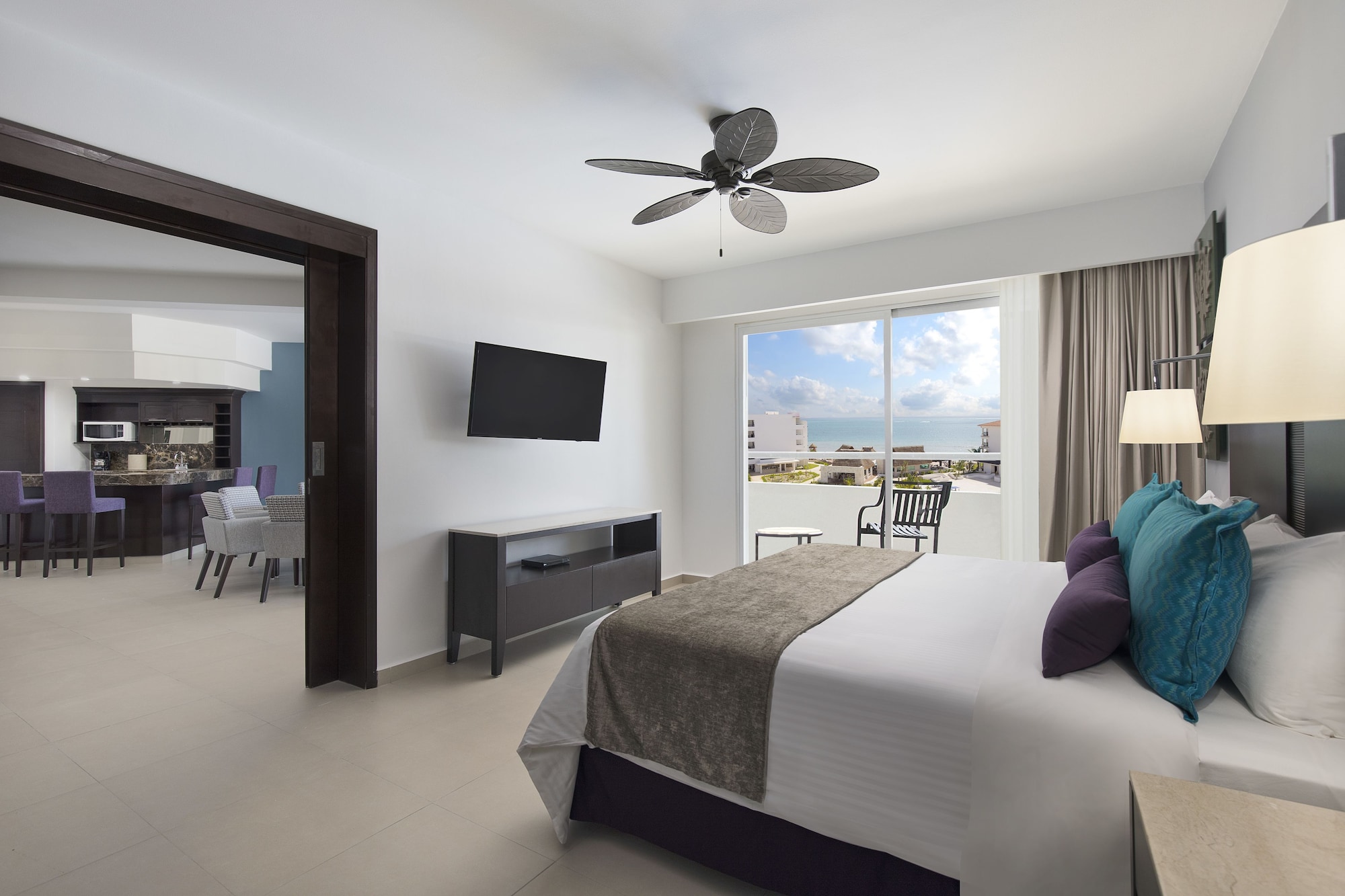 1 Bedroom, Platinum, Suite, King Bed, Queen Murphy Bed, Hot Tub