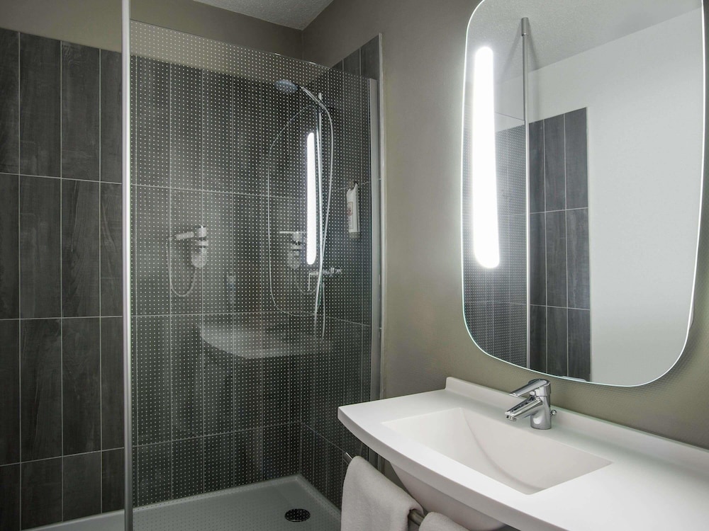 Ibis Tarbes Odos 63/64