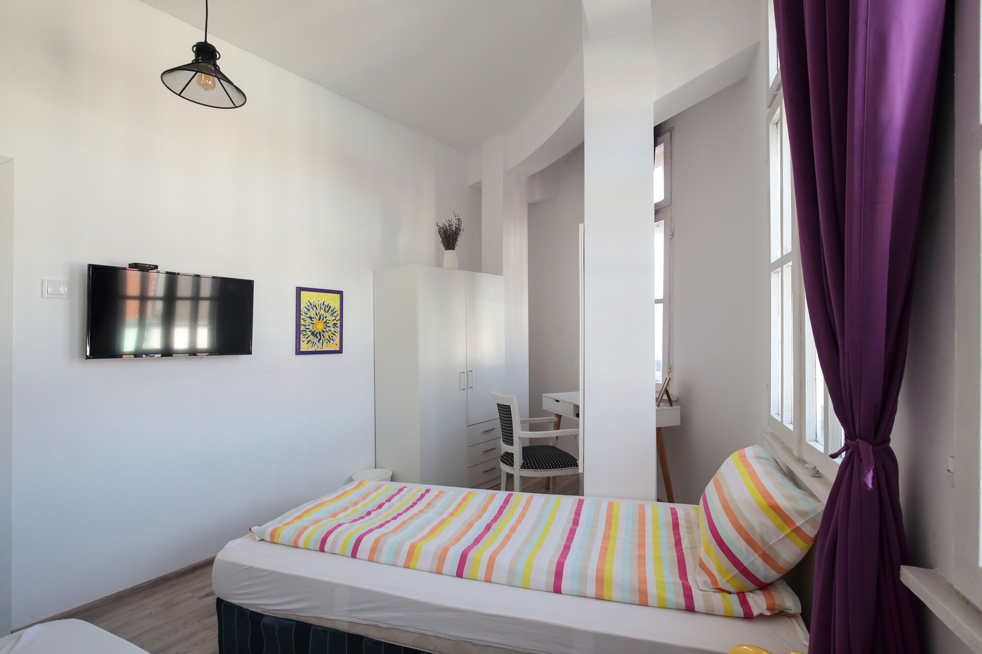 COMFORT, TWIN BEDS, CITY VIEW