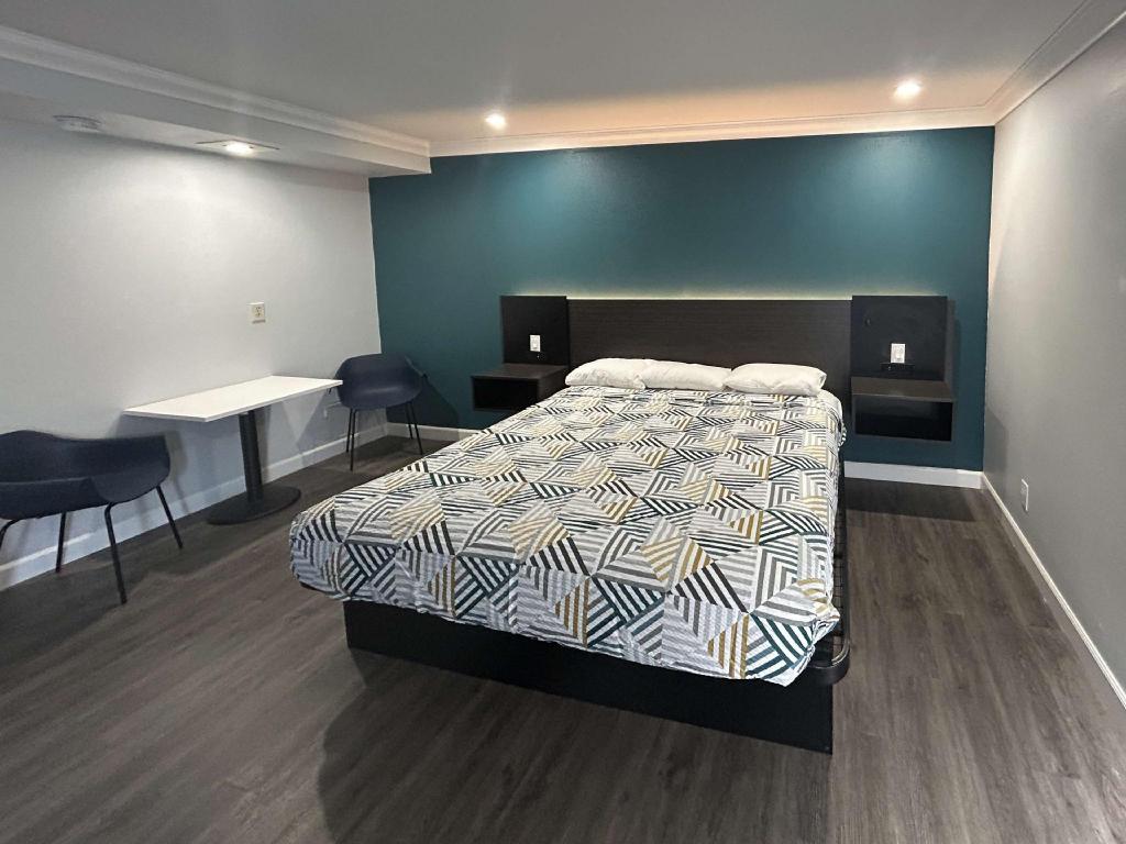 Studio6 Suites Buena Park, CA – Anahiem/Near Maingate Knotts 15/33