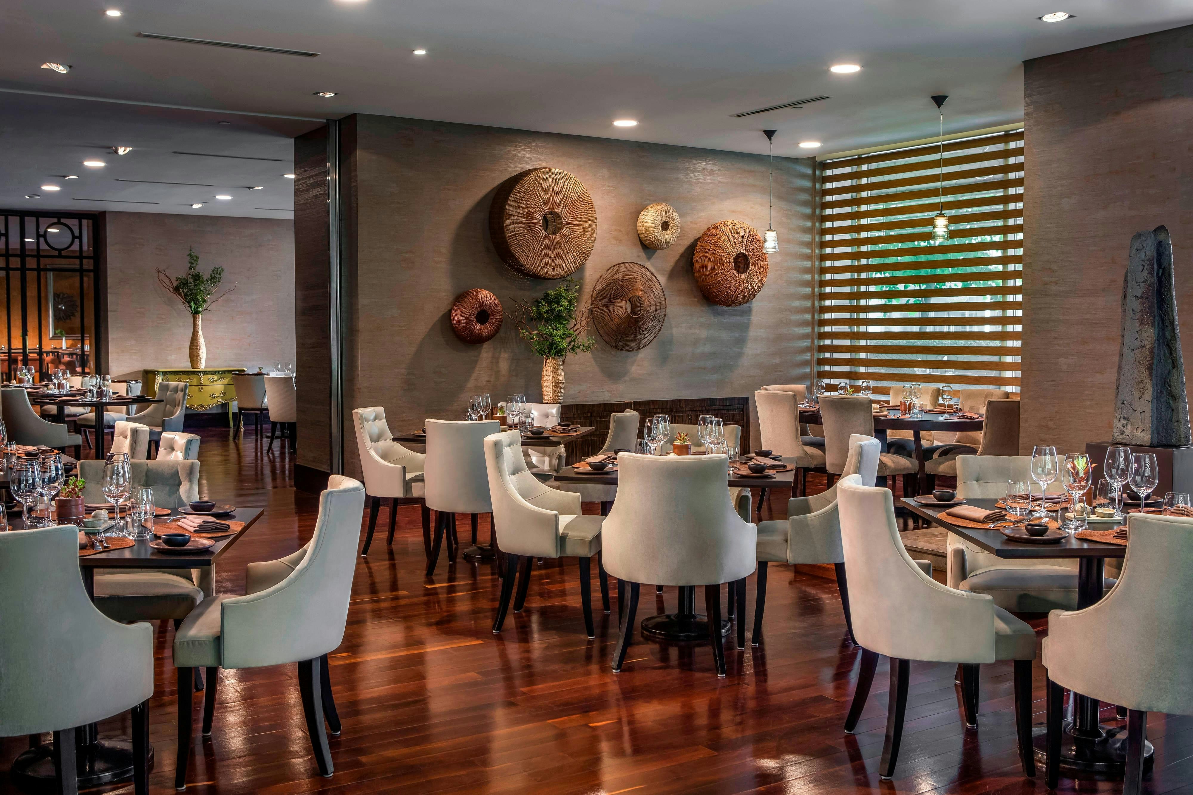 Ritz Carlton Santiago 37/43
