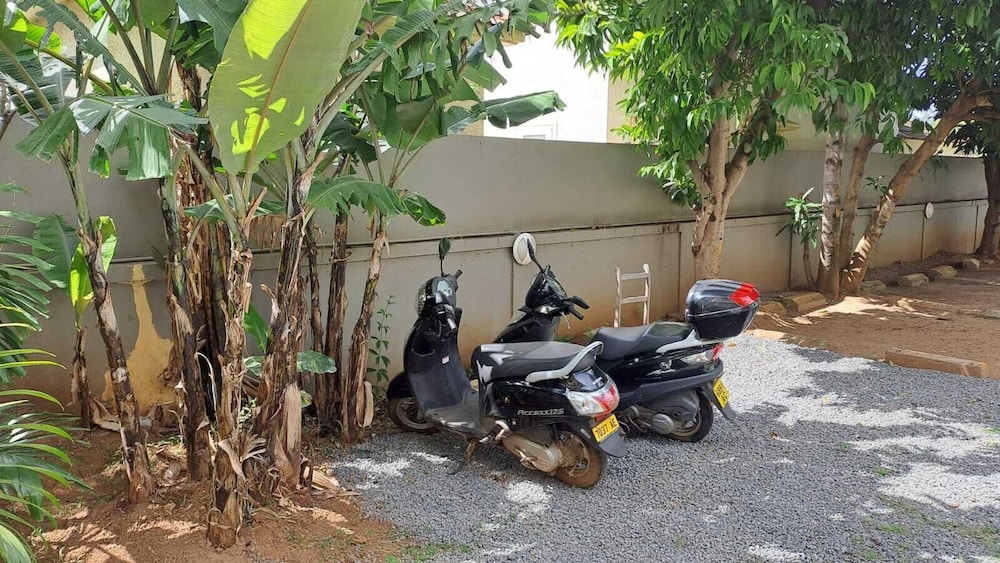 Allamanda Studios And Apartments 40/44
