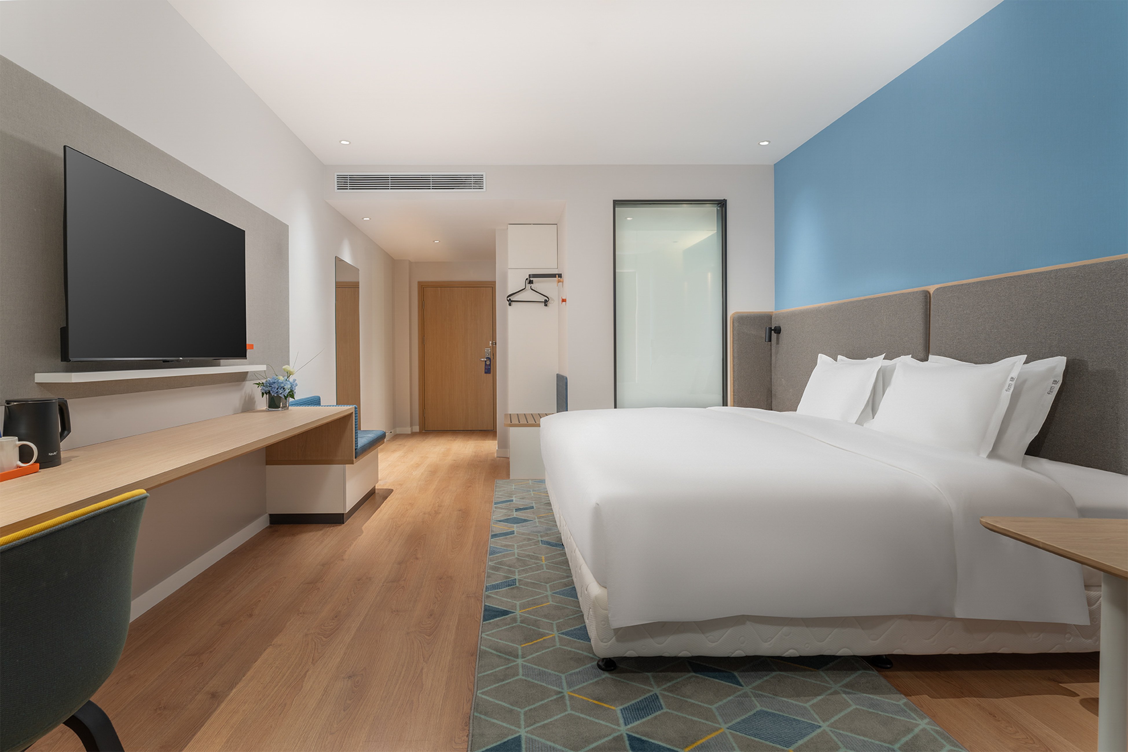 Standard, King Bed, Extra Floor Space