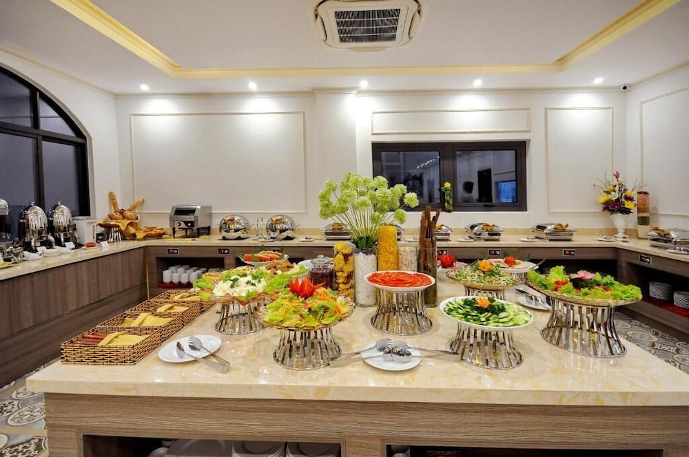 Crown Nguyen Hoang Hotel 42/58