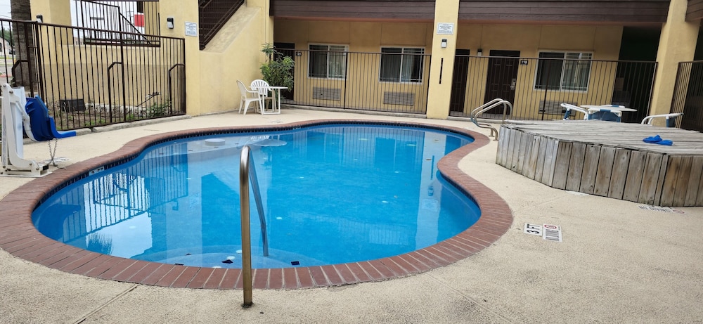 Texas Inn and Suites - Rio Grande Valley 40/62