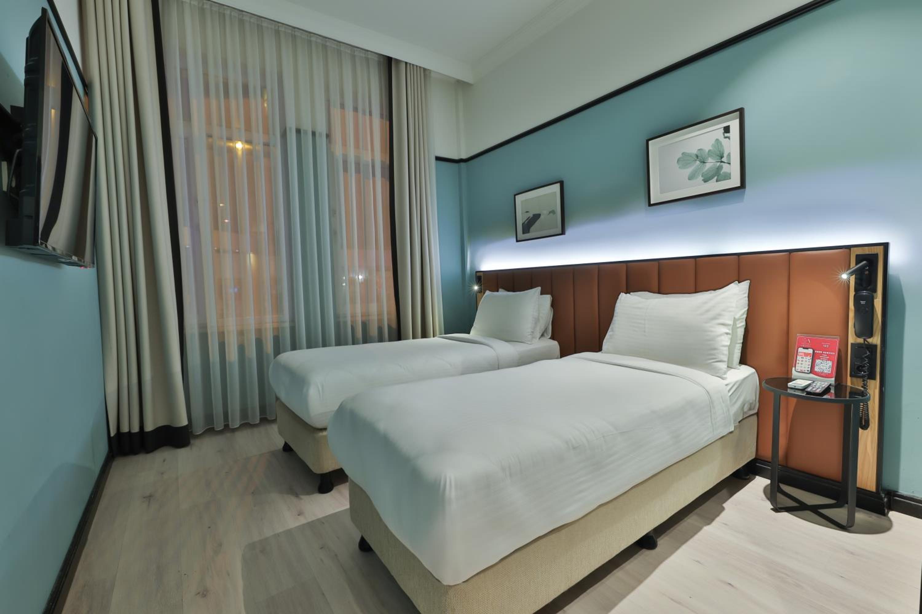 Room, Twin Beds