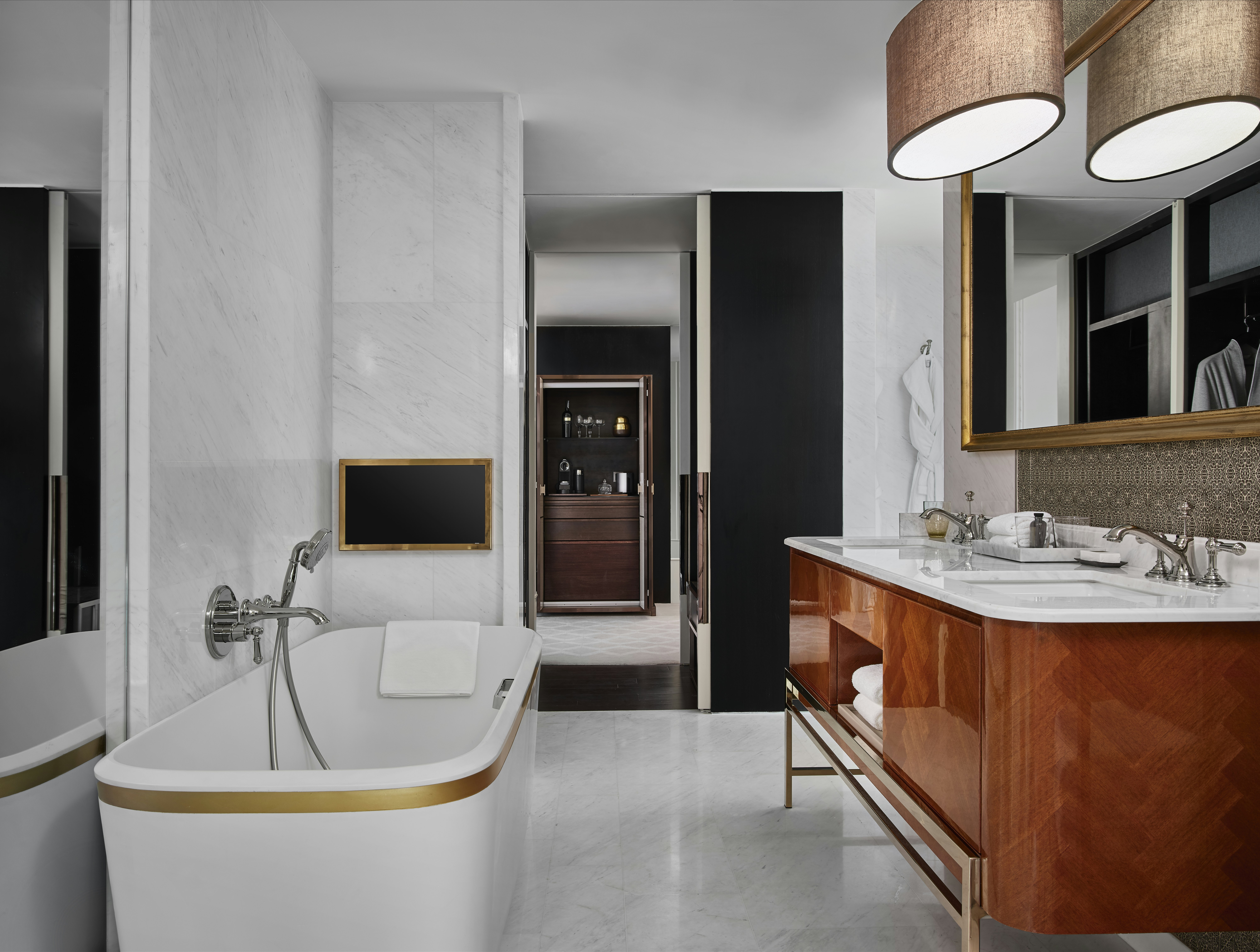 Rosewood Bangkok 83/84