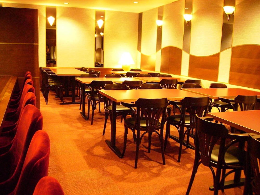 Hotel 21 51/57