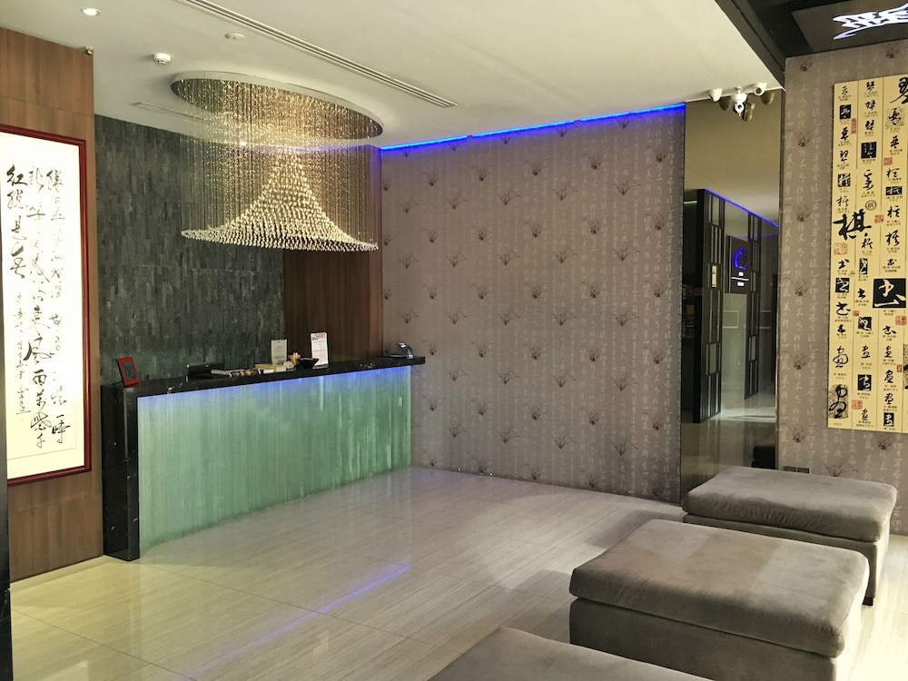 Bliss Hotel Singapore 11/75