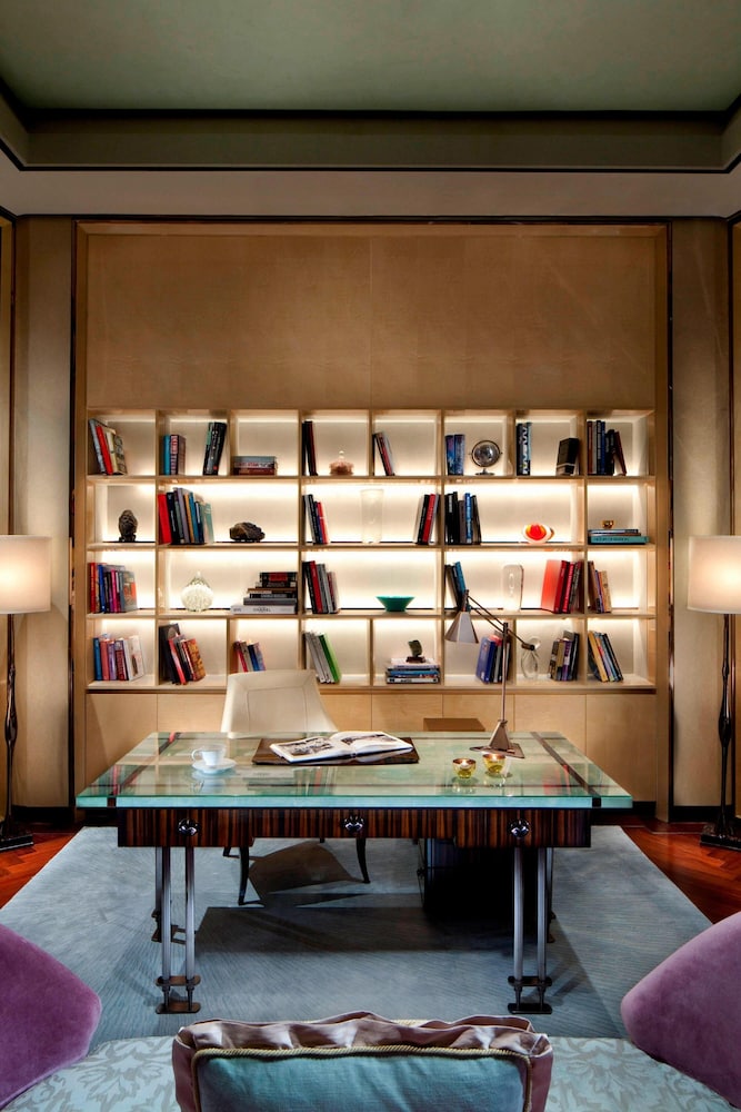 The Ritz Carlton Shanghai Pudong 55/68