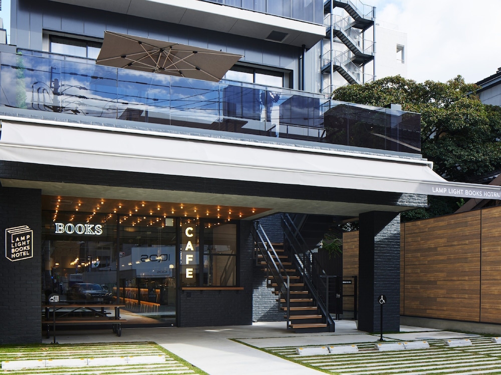 LAMP LIGHT BOOKS HOTEL fukuoka photo1