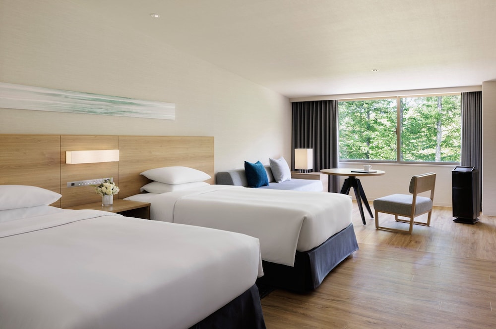 Pure, 2 Double Beds