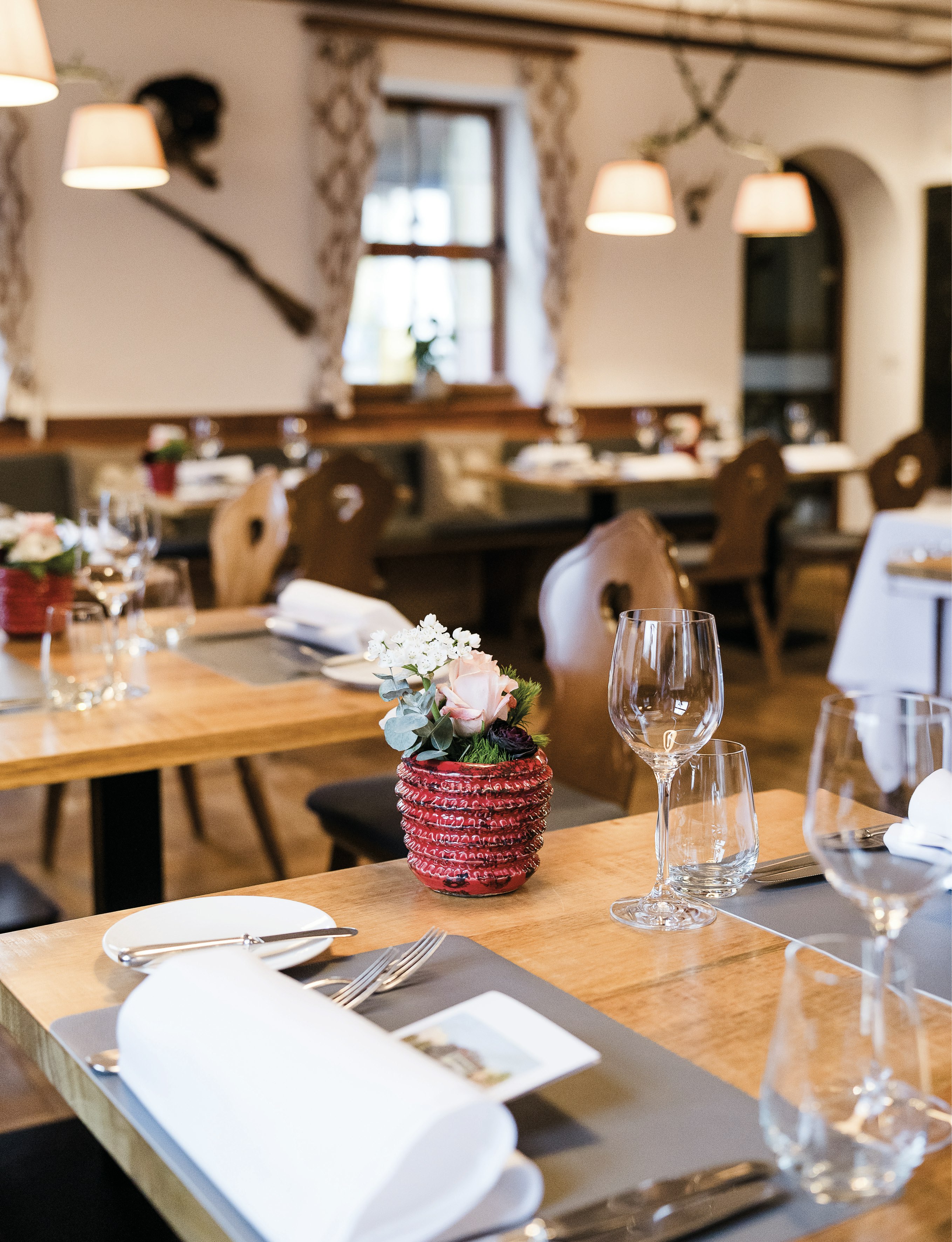 WALD AND SCHLOSSHOTEL FRIEDRICHSRUHE 48/67