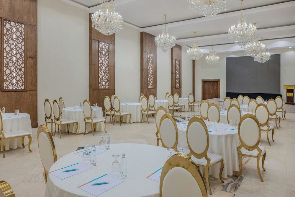 فندق المدينة مريديان(Le Meridien Medina) 54/60