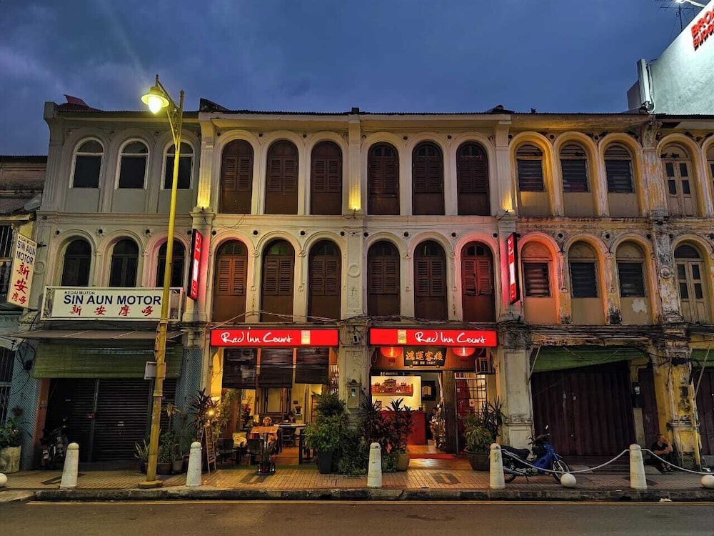 Red Inn Court 3/50
