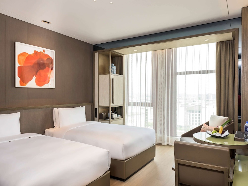 NOVOTEL SHANGHAI CLOVER 12/73