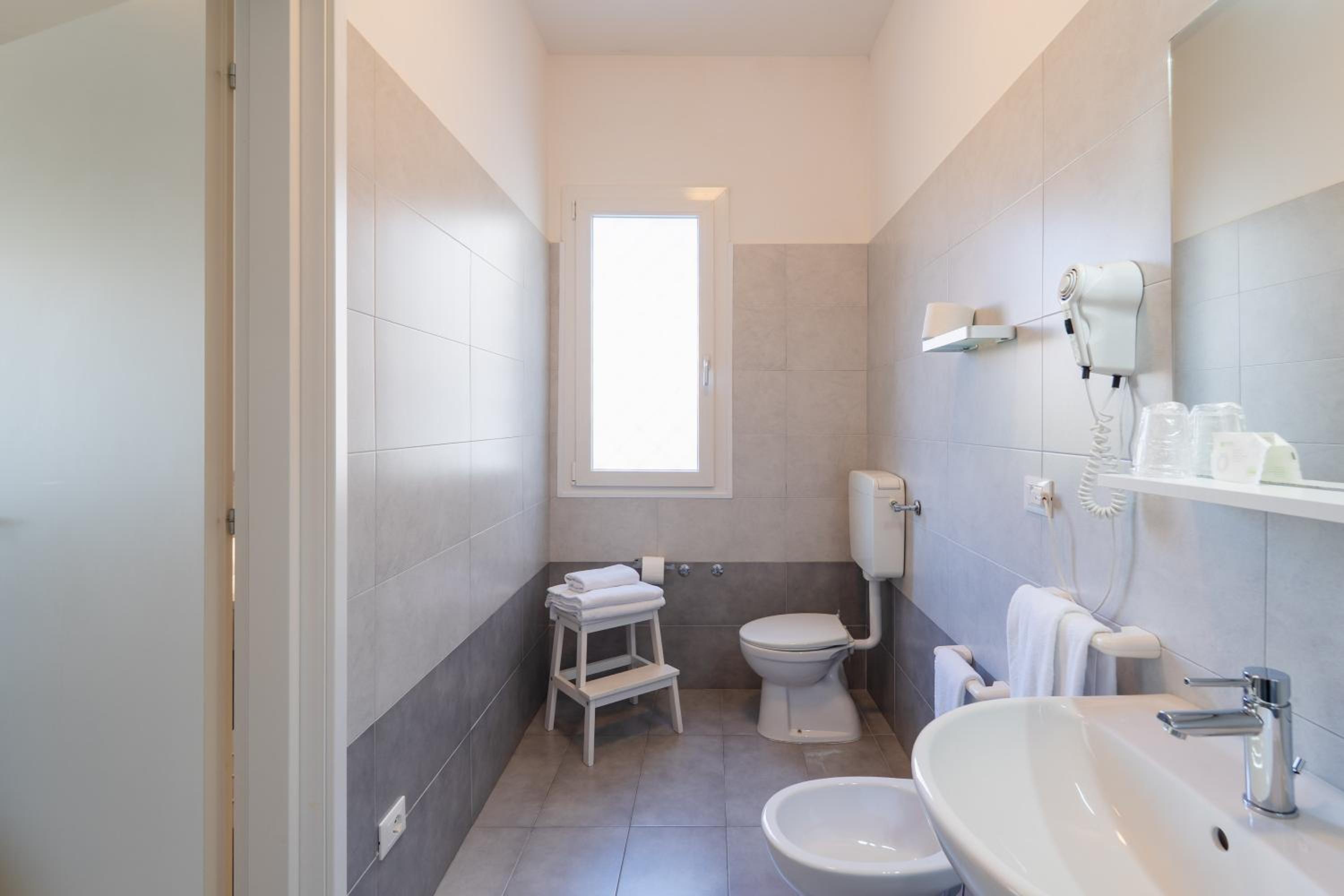 Anny Hotel 53/53