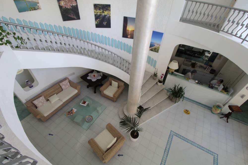 Hotel America 39/64