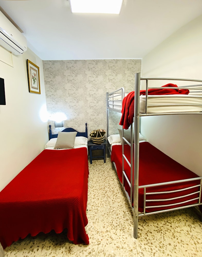 Hostal Azahara 31/70