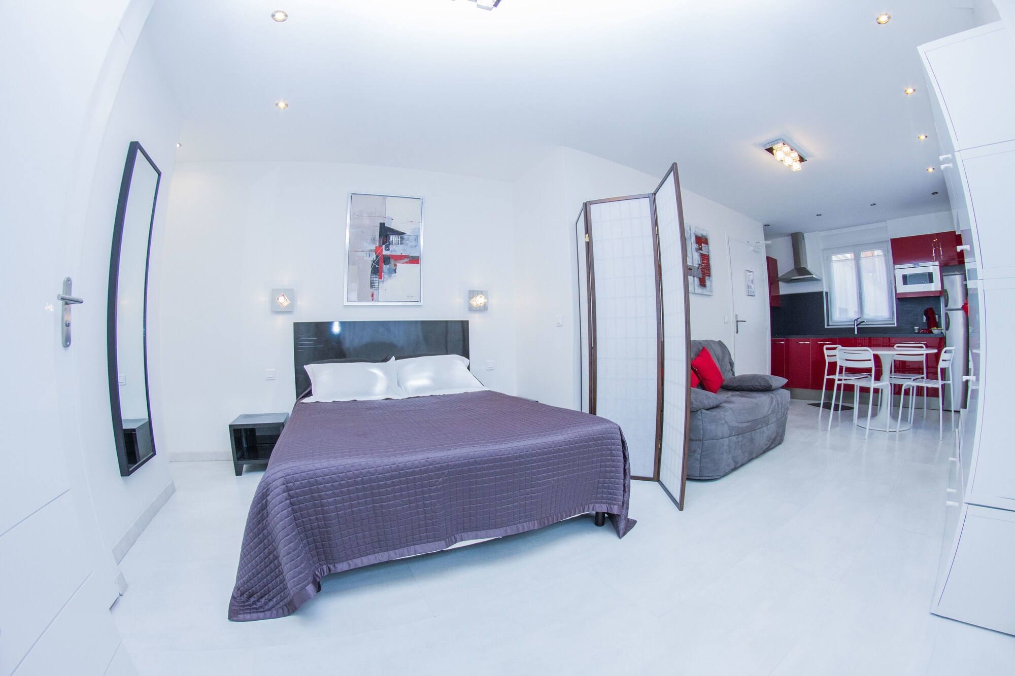 SUPERIOR, DELUXE, STUDIO, KITCHENETTE