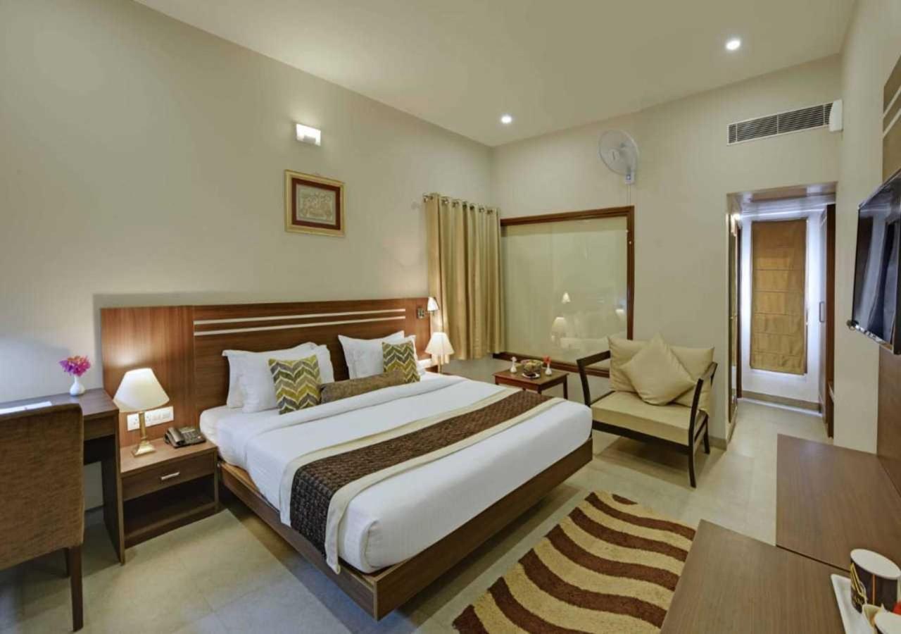 The Maharana Bagh 12/47