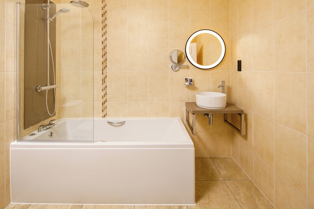 Mercure Oxford Hawkwell House Hotel 62/63