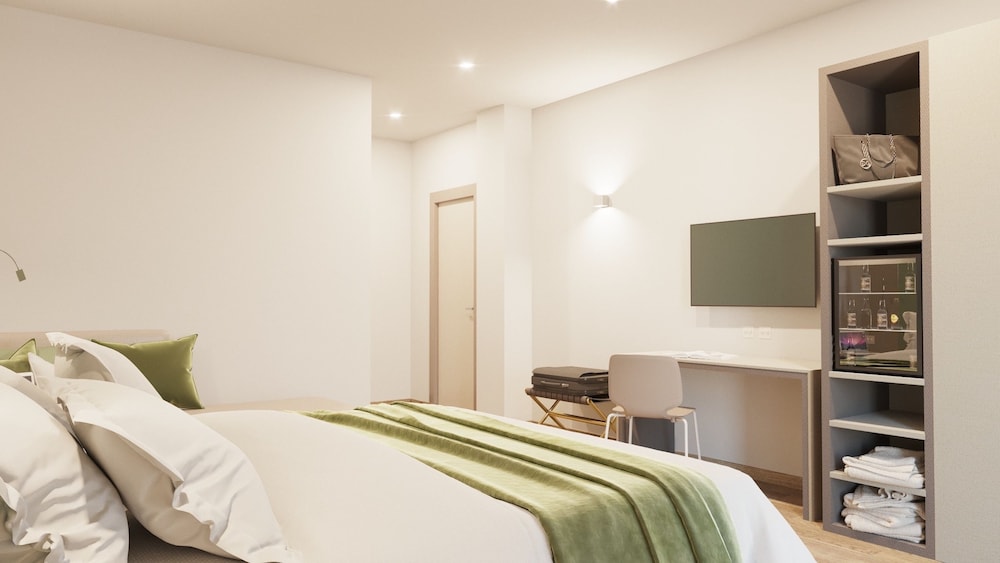 FAMILY, DOUBLE BED