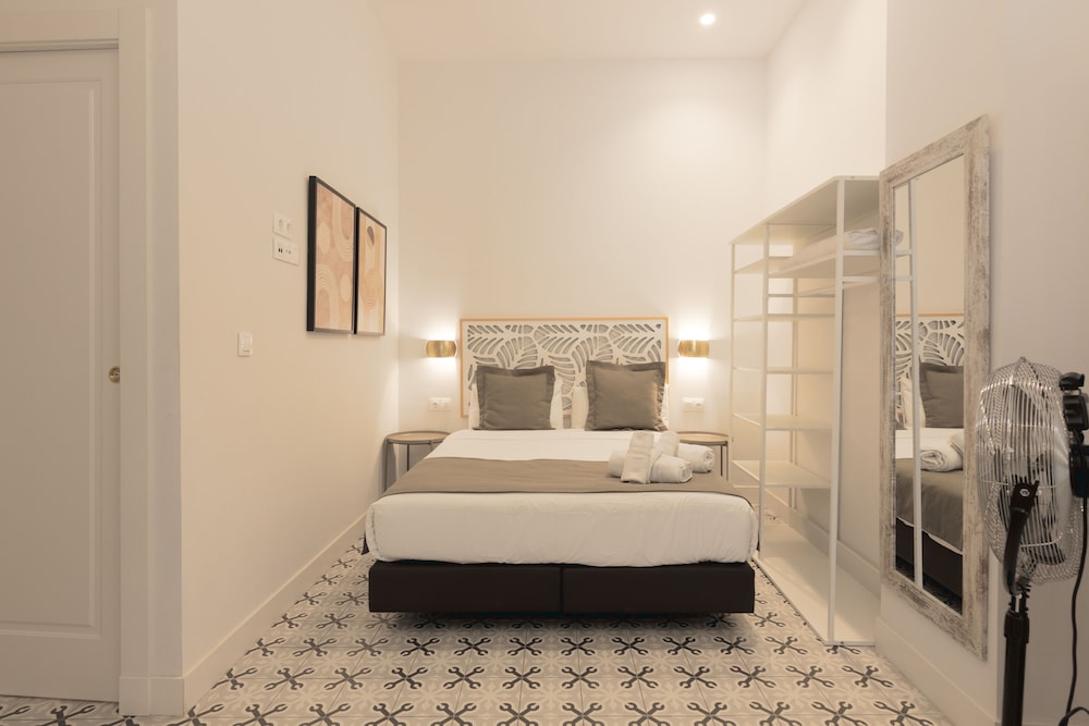 Apartamentos Teatro by Be Alicante 13/43